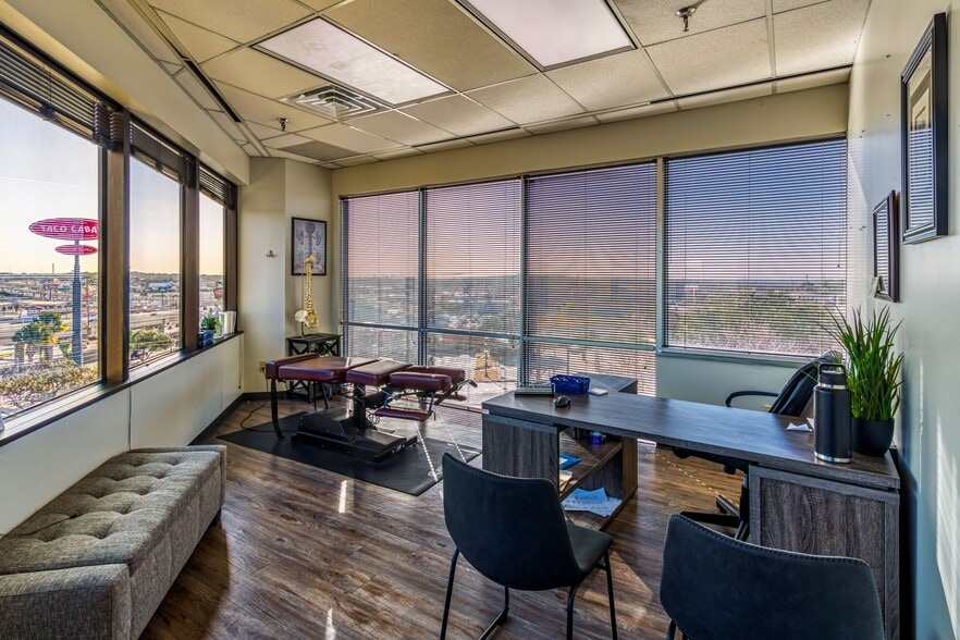 More Photos Of 6100 Bandera Rd, San Antonio Office For Lease