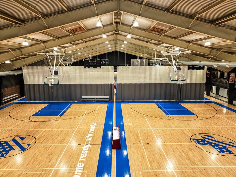 More Photos Of 1 Racquet Ln, Monroeville Sports And Entertainment For Lease