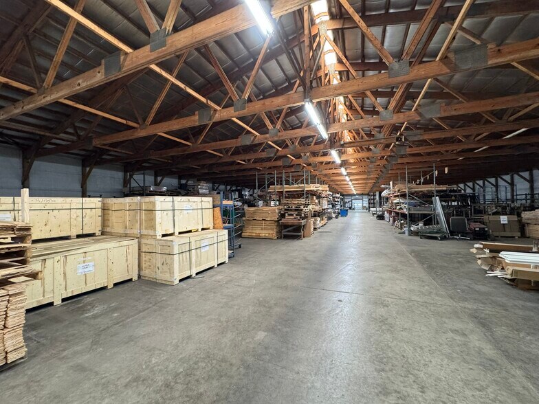 More Photos Of 1300 W Taylor St, Merrill Industrial For Sale