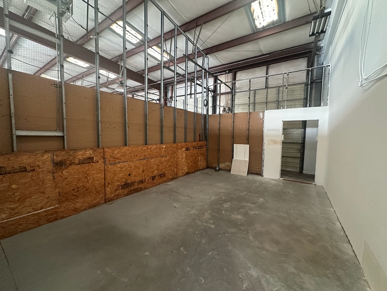 More Photos Of 500 Thornton Rd, Lithia Springs Auto Repair For Lease