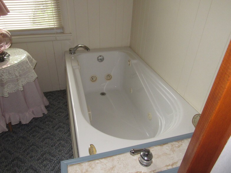 More Photos Of 4497 S US Highway 23, Greenbush Hotel For Sale