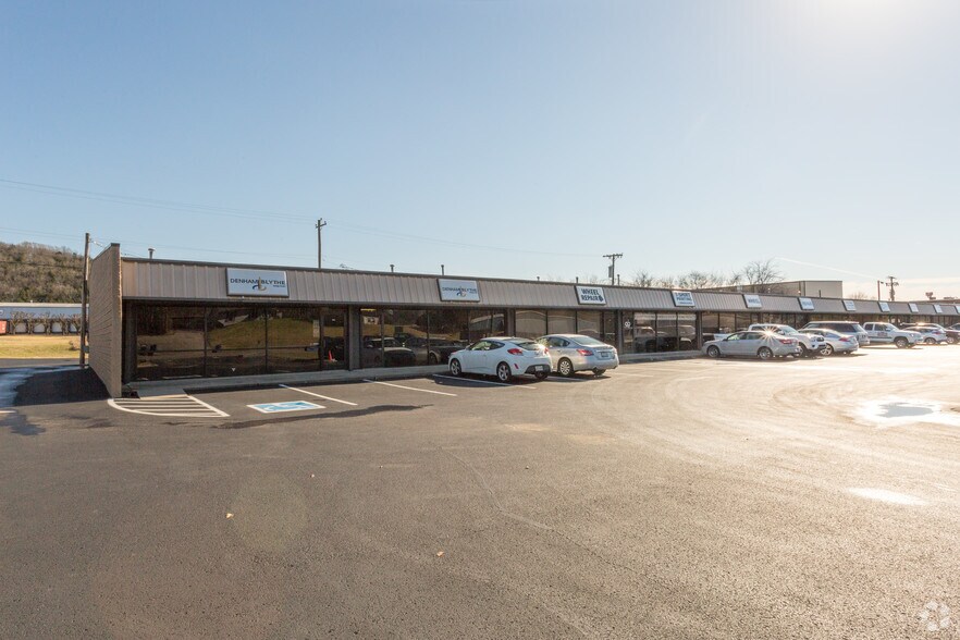 Primary Photo Of 855 Springfield Hwy, Goodlettsville Showroom For Lease