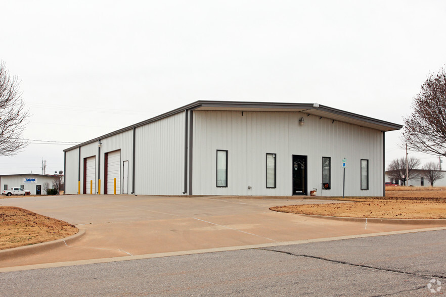 Primary Photo Of 7424 NW 85th St, Oklahoma City Manufacturing For Lease