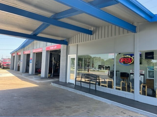 More Photos Of 5151 Gus Thomasson Rd, Mesquite Auto Repair For Sale