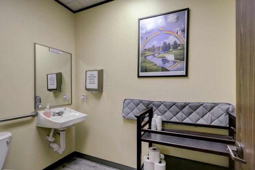 More Photos Of 19701 Kingwood Dr, Kingwood Medical For Sale