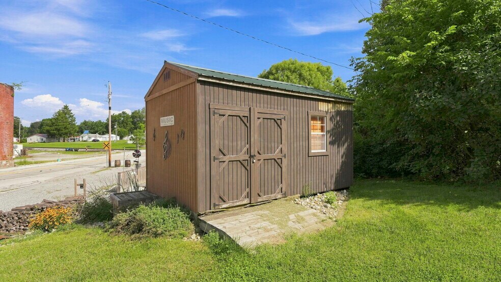 More Photos Of 109 Center St, Larwill Restaurant For Sale