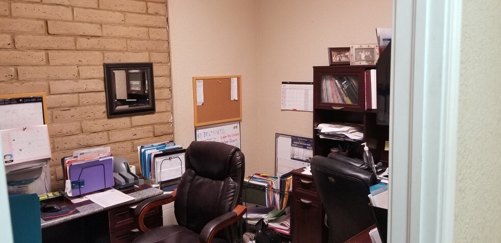 More Photos Of 2115 61st St, Galveston Storefront Retail Office For Lease