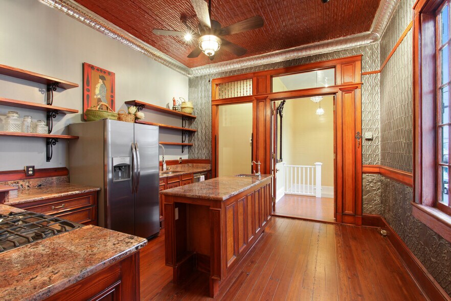 More Photos Of 8500 Oak St, New Orleans Storefront Retail Office For Sale