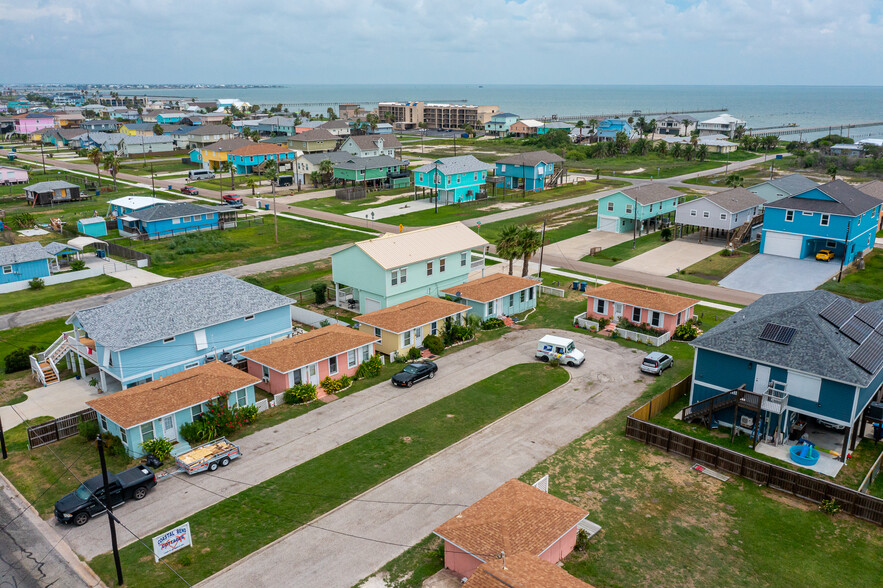 More Photos Of 1206-1214 S Church St, Rockport Apartments For Sale