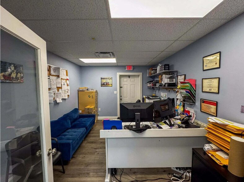 More Photos Of 5300 US Highway 1, Key West General Retail For Lease