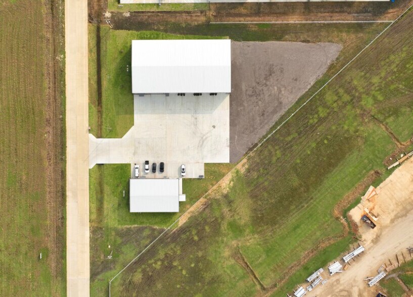 More Photos Of 8805 Industrial Parkway, Beaumont Warehouse For Lease