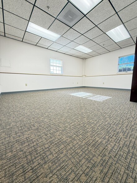 More Photos Of 401 Andover St, North Andover Office For Lease