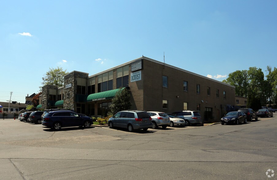 More Photos Of 11810 Parklawn Dr, Rockville Office For Sale