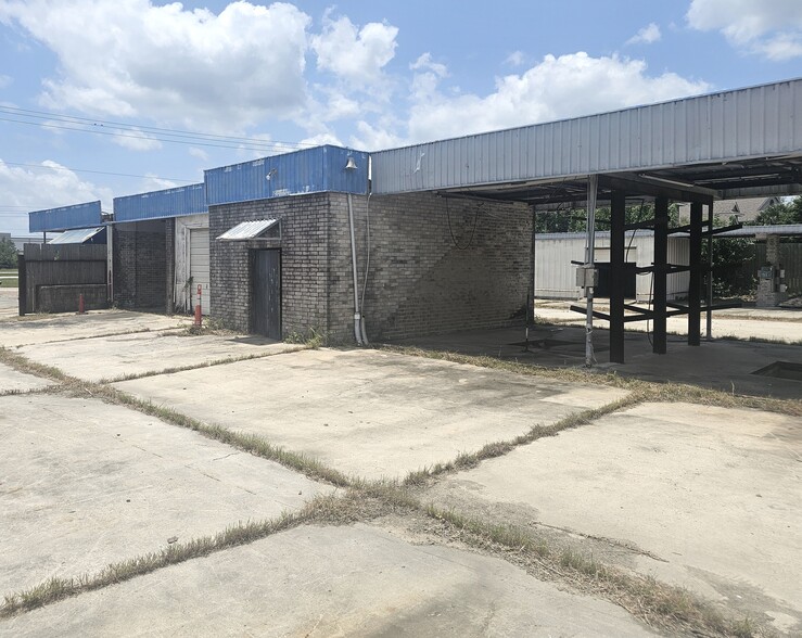 More Photos Of 9901 W Fairmont Pky, La Porte Service Station For Sale