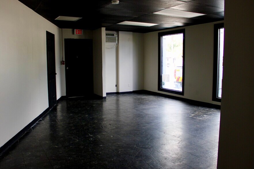 More Photos Of 2300 S Orange Blossom Trl, Orlando Office For Sale