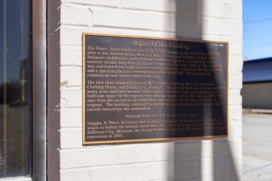 More Photos Of 2-4 W Ohio St, Butler Office For Lease