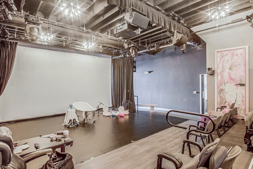 More Photos Of 5142 Lankershim Blvd, North Hollywood Storefront For Lease