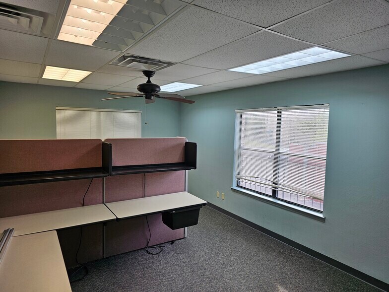 More Photos Of 4501 Spicewood Springs Rd, Austin Office For Lease