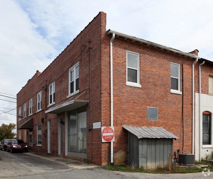 More Photos Of 111 N Main St, Four Oaks Storefront For Lease