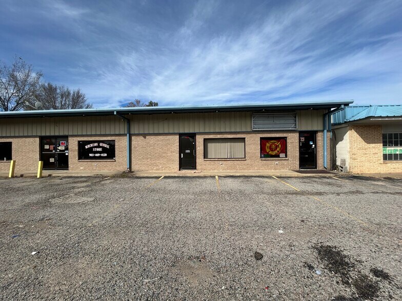 More Photos Of 6421 State Highway 31 E, Murchison Storefront For Sale