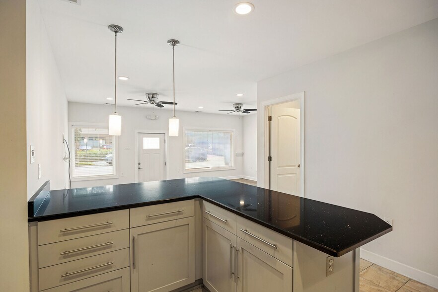 More Photos Of 2312-2314 W Cary St, Richmond Warehouse For Lease