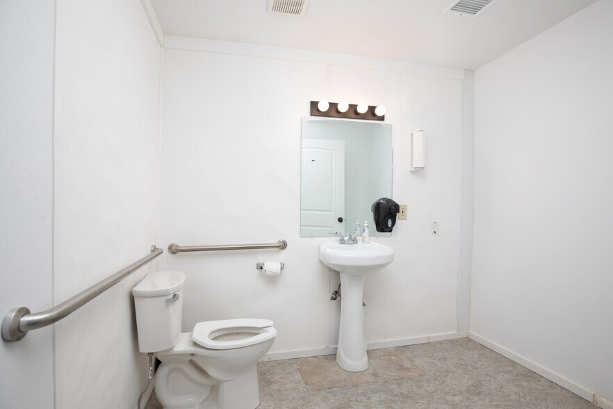 More Photos Of 108 N Main St, Richfield Office Residential For Sale