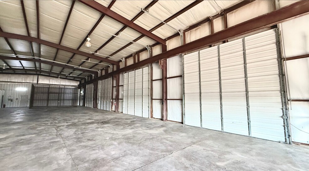 More Photos Of 1509 S County Road 1309, Midland Warehouse For Lease
