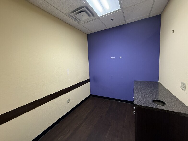 More Photos Of 4110 N 108th Ave, Phoenix Medical For Lease