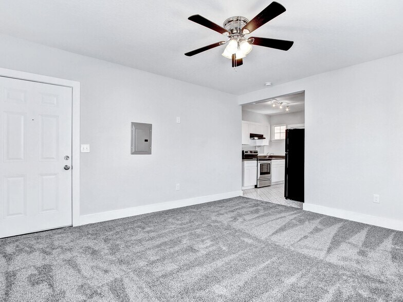 More Photos Of 1020 W French Plz, San Antonio Apartments For Sale