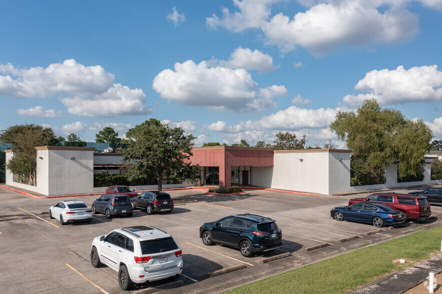 Primary Photo Of 17222 Red Oak Dr, Houston Medical For Sale