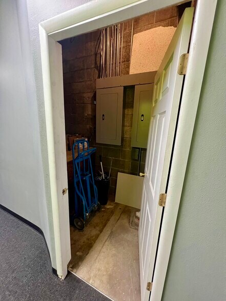 More Photos Of 60 E 100 N, Price Storefront Retail Office For Sale