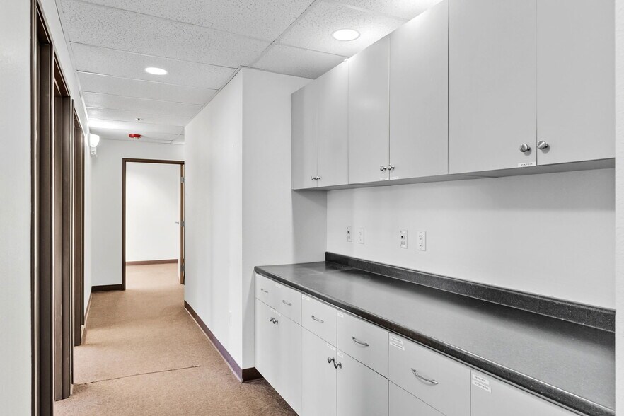 More Photos Of 114 Village Pl, Dillon Office For Sale