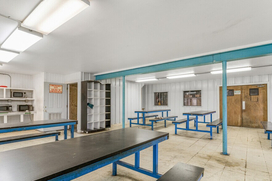 More Photos Of 42134 FM 510, Los Fresnos Manufacturing For Sale