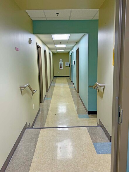 More Photos Of 209 N Maysville St, Mount Sterling Medical For Lease