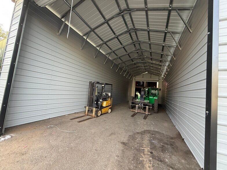 More Photos Of 116 Campbell Ave, Staten Island Warehouse For Lease