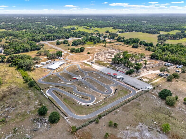 More Photos Of 5821 Pit Rd, Bushnell Flex For Sale