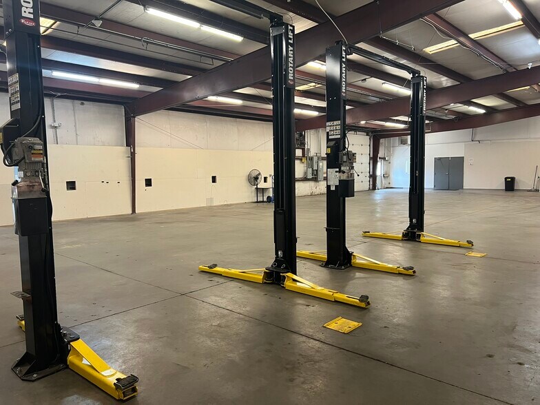 More Photos Of 4807 W Gate City Blvd, Greensboro Storefront For Lease