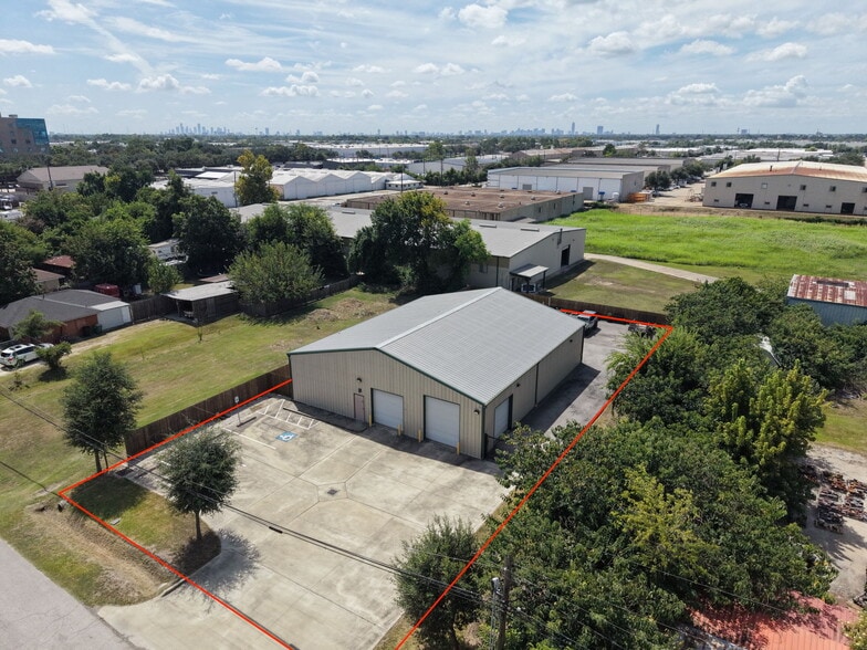 More Photos Of 7817 Hillmont St, Houston Flex For Lease