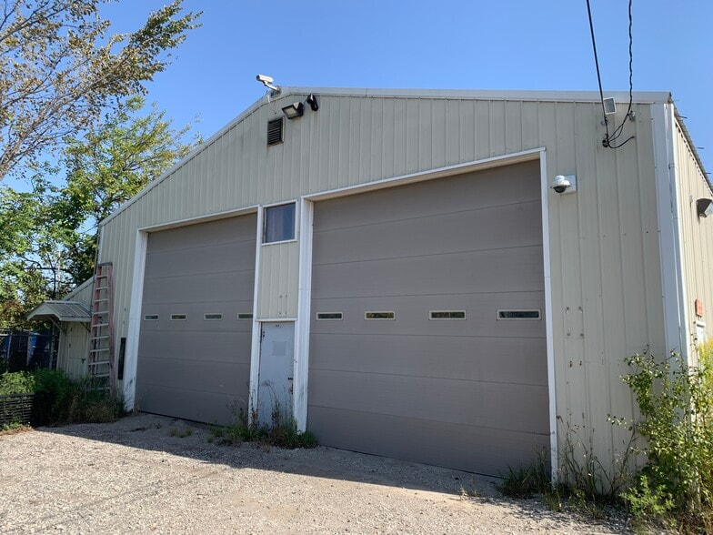 More Photos Of 16350 Crawford Ave, Markham Truck Terminal For Lease