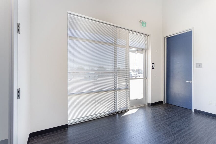 More Photos Of 2551 Katy Fort Bend Rd, Katy Office For Lease