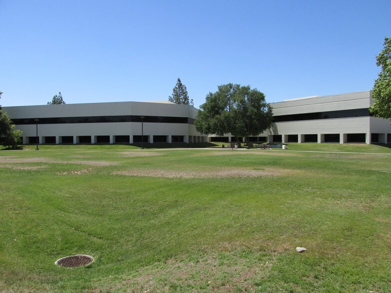 More Photos Of 1347 N Alma School Rd, Chandler Office For Sale