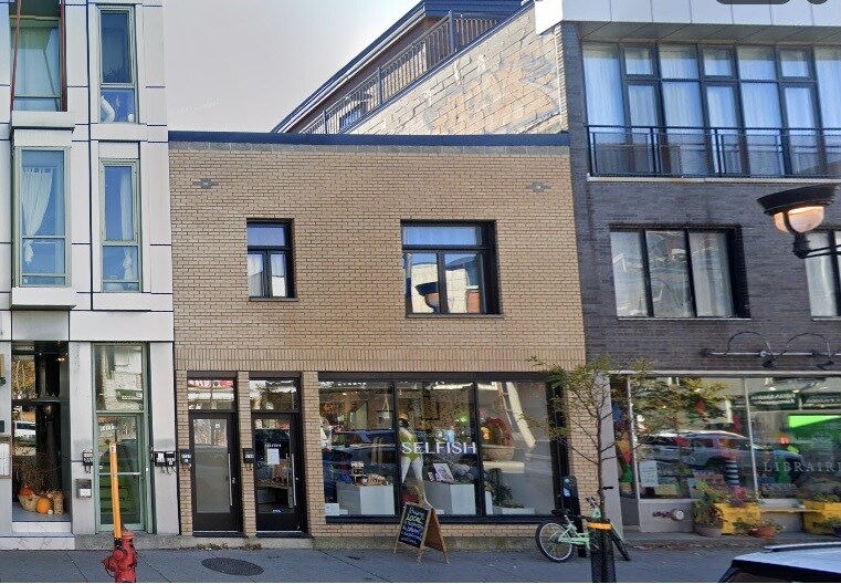 Primary Photo Of 6784-6786 Boul Saint-Laurent, Montréal Storefront Retail Residential For Sale