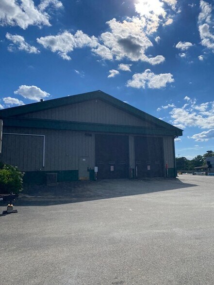 More Photos Of 8-10 Scobee Cir, Plymouth Warehouse For Lease