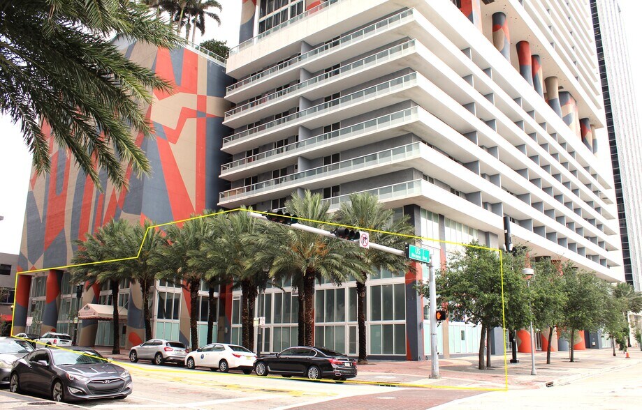 Primary Photo Of 50 Biscayne Blvd, Miami Apartments For Sale