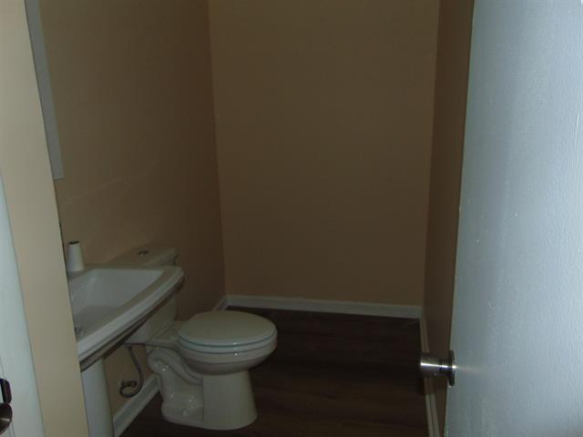 More Photos Of 4008 Hatch Blvd, Sheffield Office For Sale