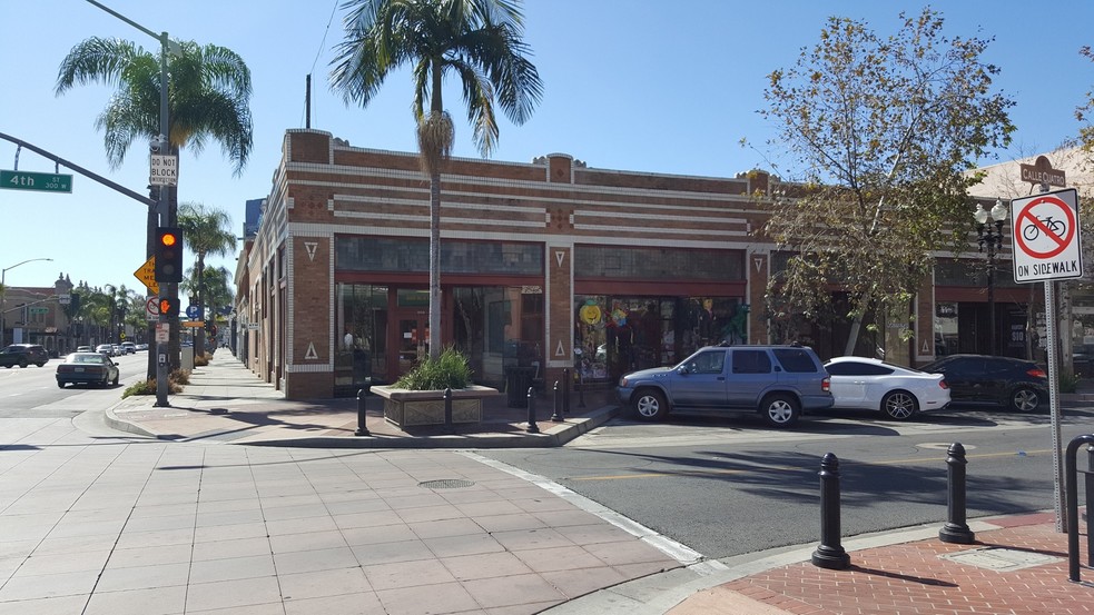 More Photos Of 302 W 4th St, Santa Ana Storefront Retail Office For Sale