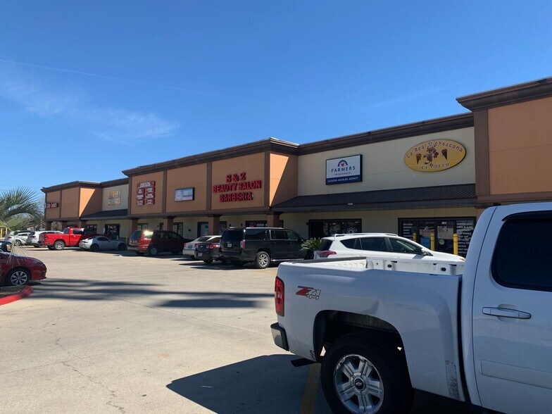 More Photos Of 2949 College St, Beaumont Freestanding For Lease