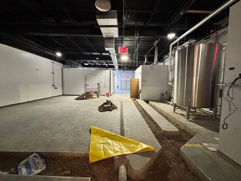 More Photos Of 576 Patterson St NW, Salem Warehouse For Lease