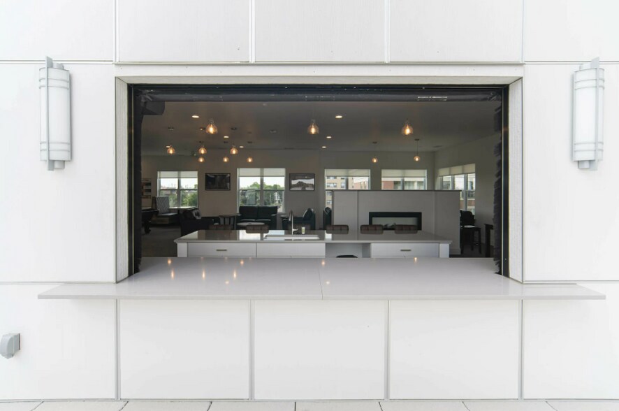 More Photos Of 501 S Capitol Ave, Lansing Office For Sale