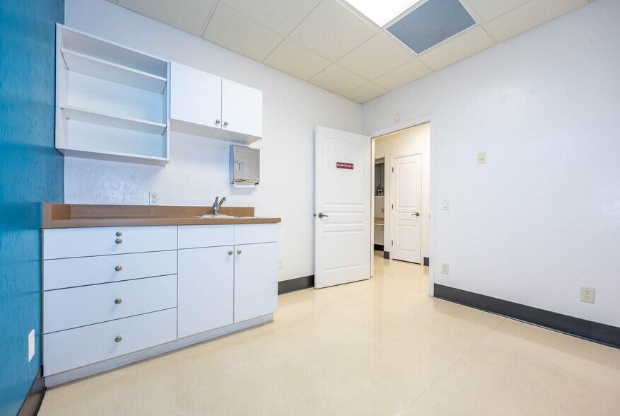 More Photos Of 3533 Canyon de Flores, Sierra Vista Medical For Lease